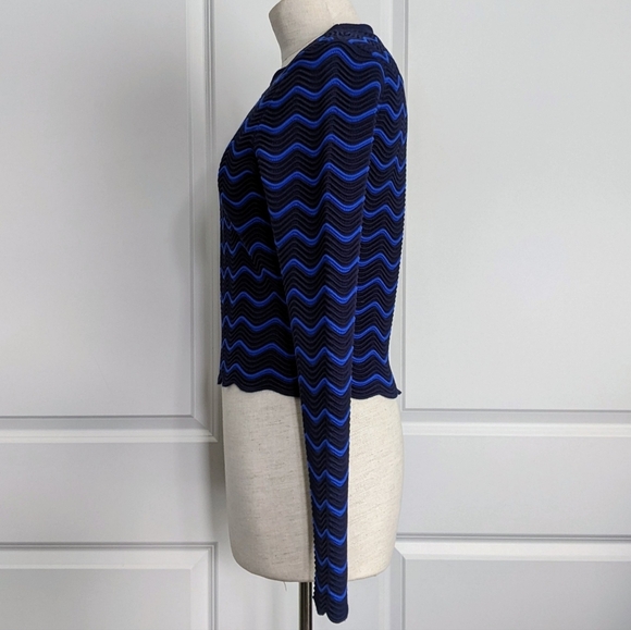 Milly Pullover Crop Mid-Weight Textured Wave Knit Scallop Trim Navy Cobalt M NWT - Picture 10 of 15